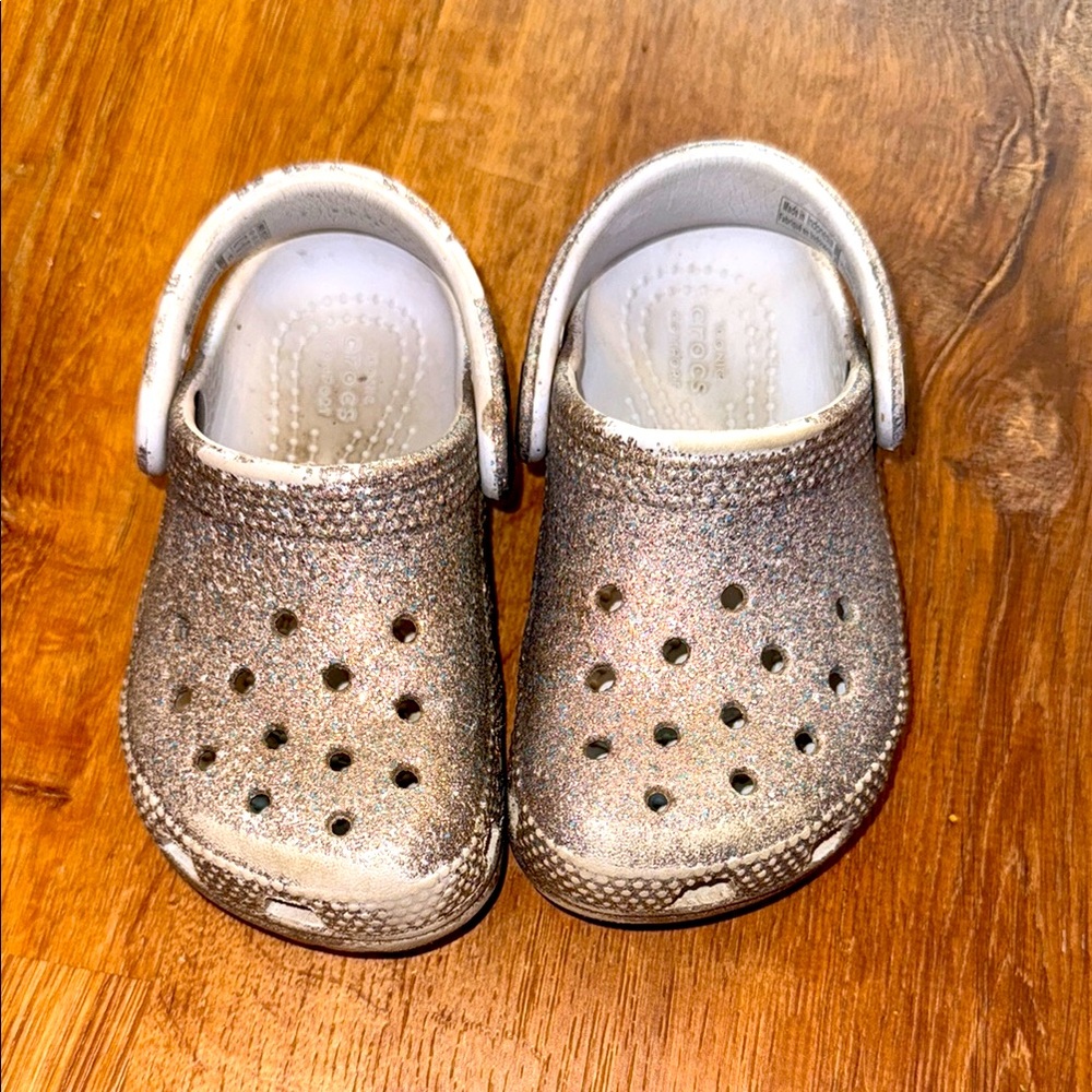 CROCS Silver Sandals with Ventilation and Heel Strap